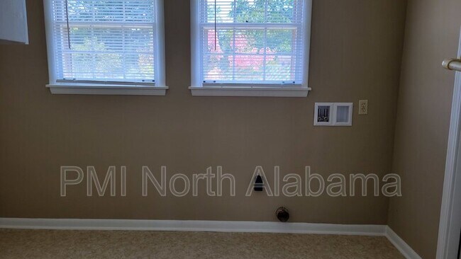 Building Photo - 6408 Robinhood Ln NW