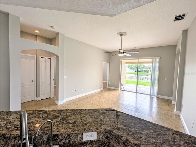 Building Photo - 15524 Lake Bella Vista Dr