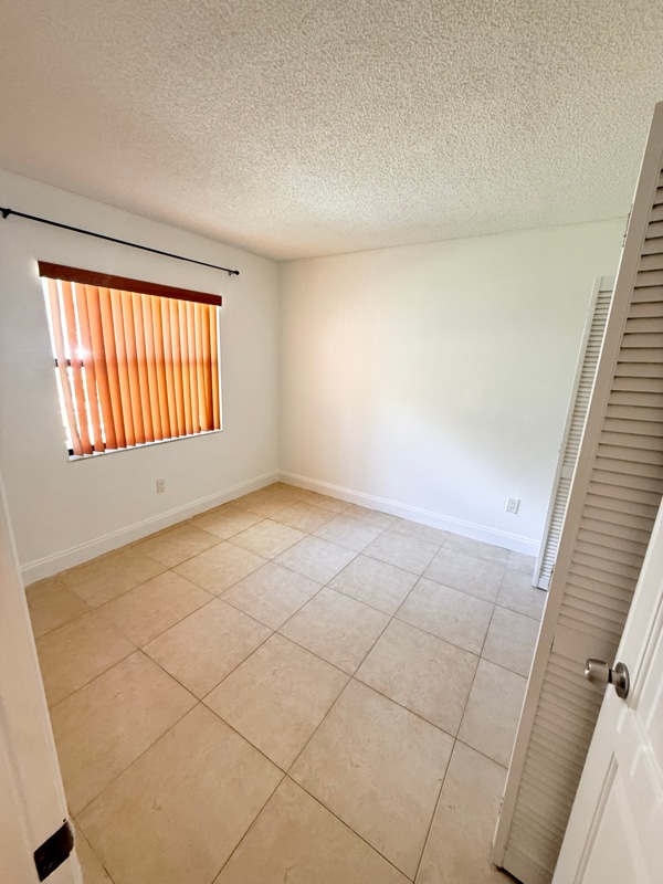 Building Photo - 9720 Hammocks Blvd