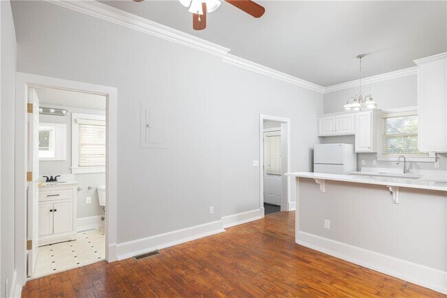 Building Photo - 349 Rollston Ave