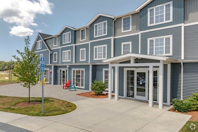 Shoreline Grove - Entrance - Shoreline Grove