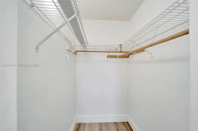 Building Photo - 777 SW 9th Ave