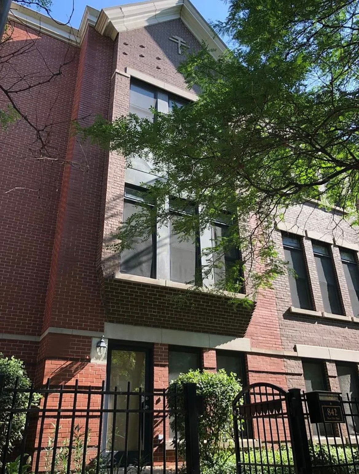 Building Photo - 842 W 15th Pl