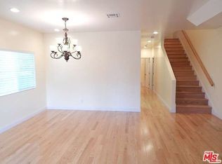Building Photo - 2018 Hillcrest Dr