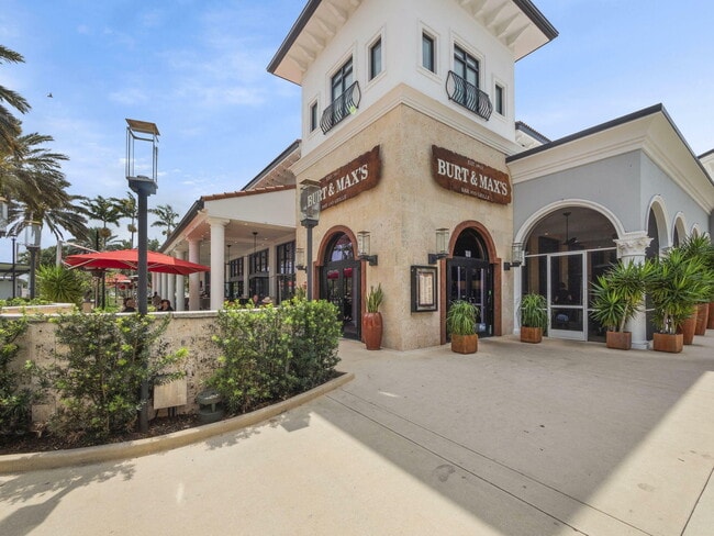 Building Photo - 9931 Bozzano Dr