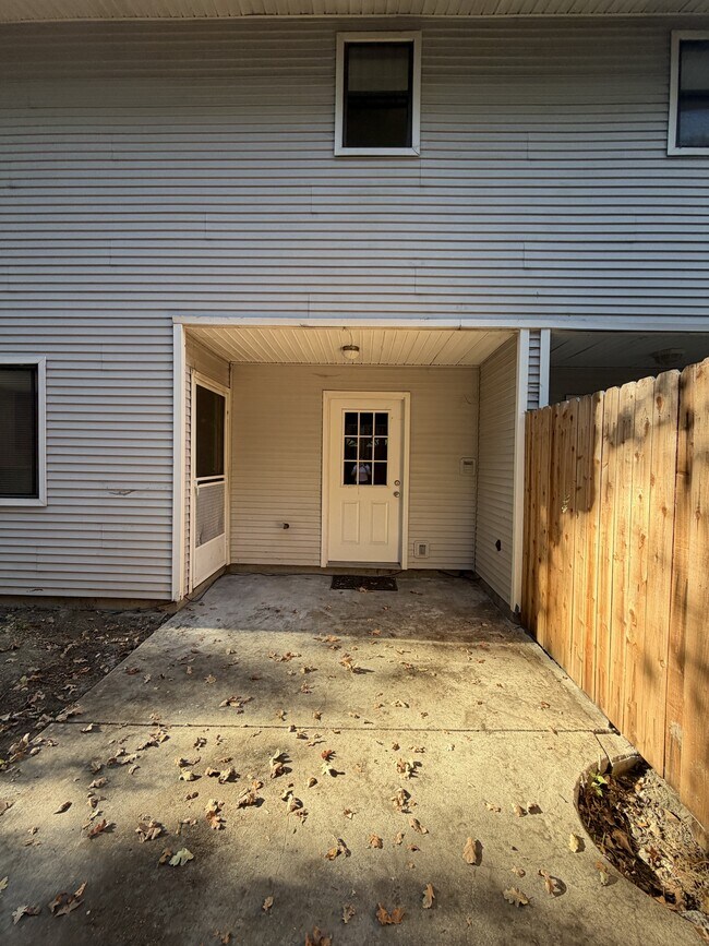 Building Photo - 1746 Mount Olive Dr