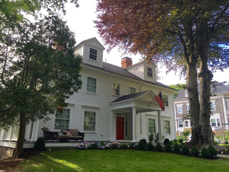 Building Photo - 5 Park Ln