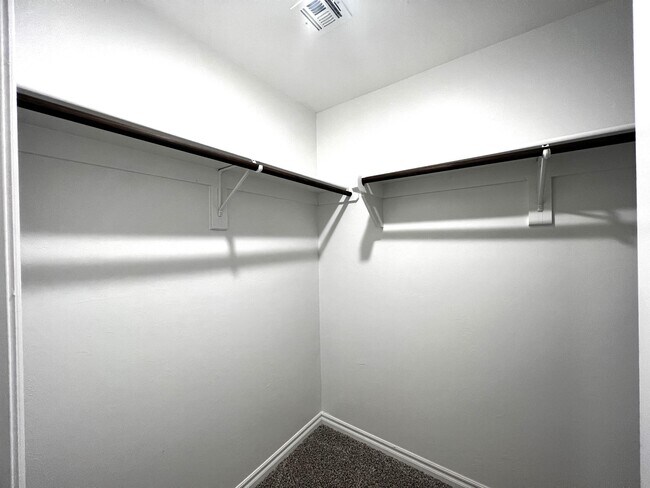 Building Photo - 2717 Dennis Drive