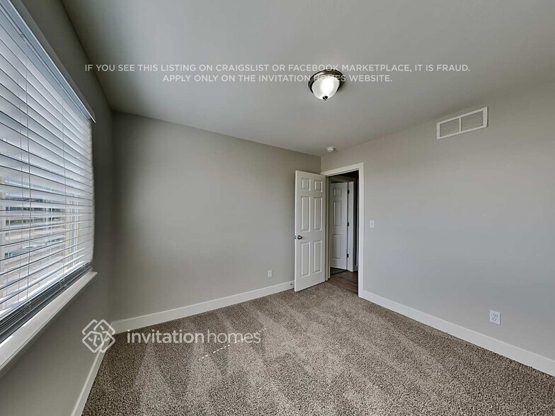 Building Photo - 616 Scotch Pine Dr