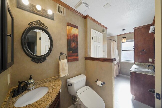 Building Photo - 10035 Red Wolf Ln