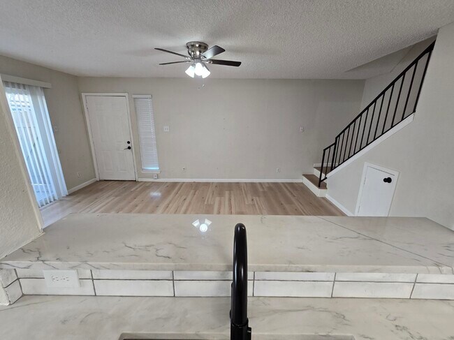 Building Photo - 5640 Birchmont Dr