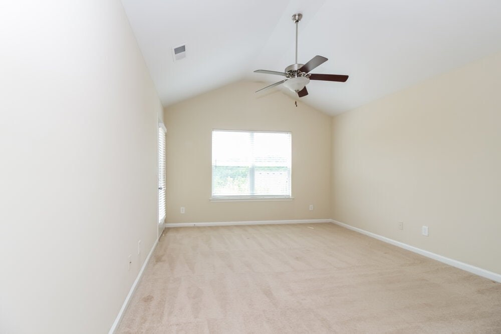 Building Photo - 315 Meadow Vista Ln