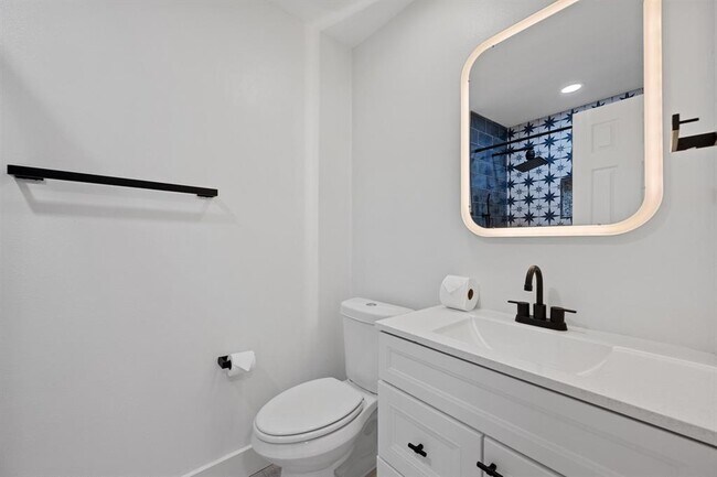 Building Photo - 6411 Chimney Creek Cir