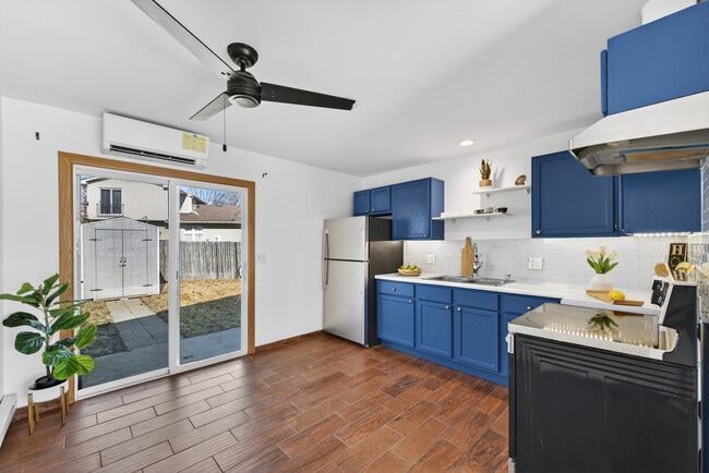 Building Photo - 1142 Ohio Ct