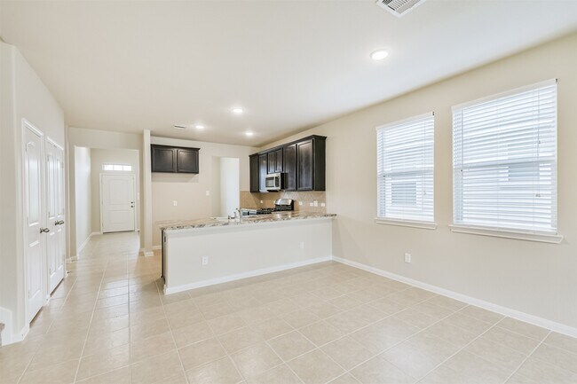 Building Photo - 12638 Silver Winter Trl