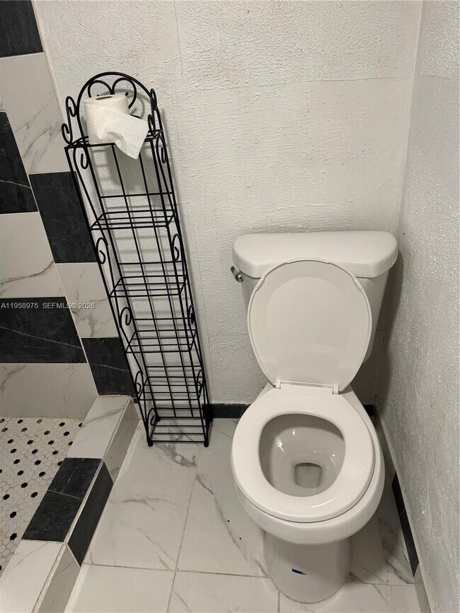 Building Photo - 1822 Cleveland St