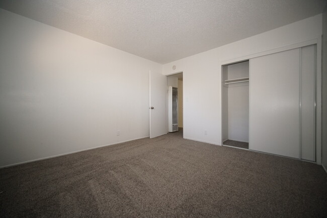 Building Photo - Gorgeous 2-bedroom 1-bathroom in Rocklin!