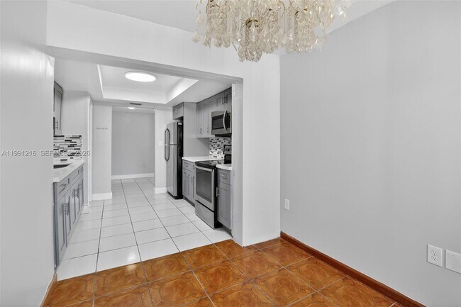 Building Photo - 2521 NW 72nd Ave