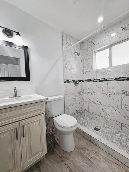 Building Photo - 324 S Chillingworth Dr