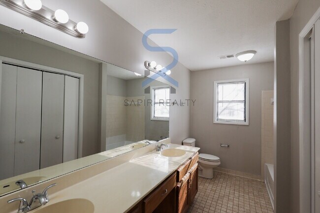 Building Photo - Move in before October 15th and get a $250...