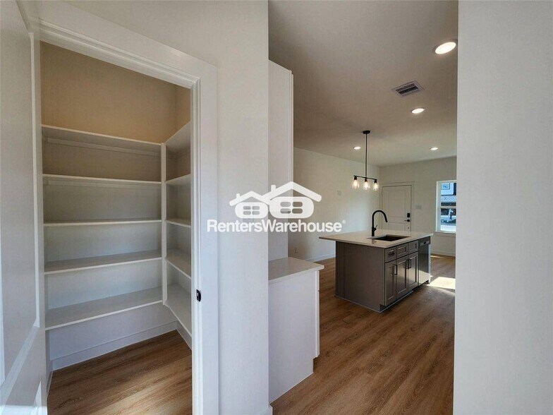 Building Photo - 7817 Beckley St