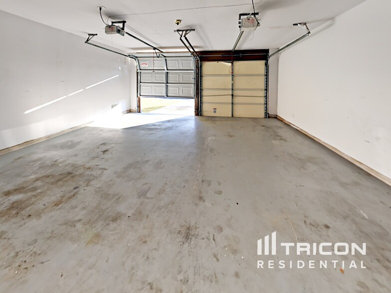 Building Photo - 6801 Castile De Oro