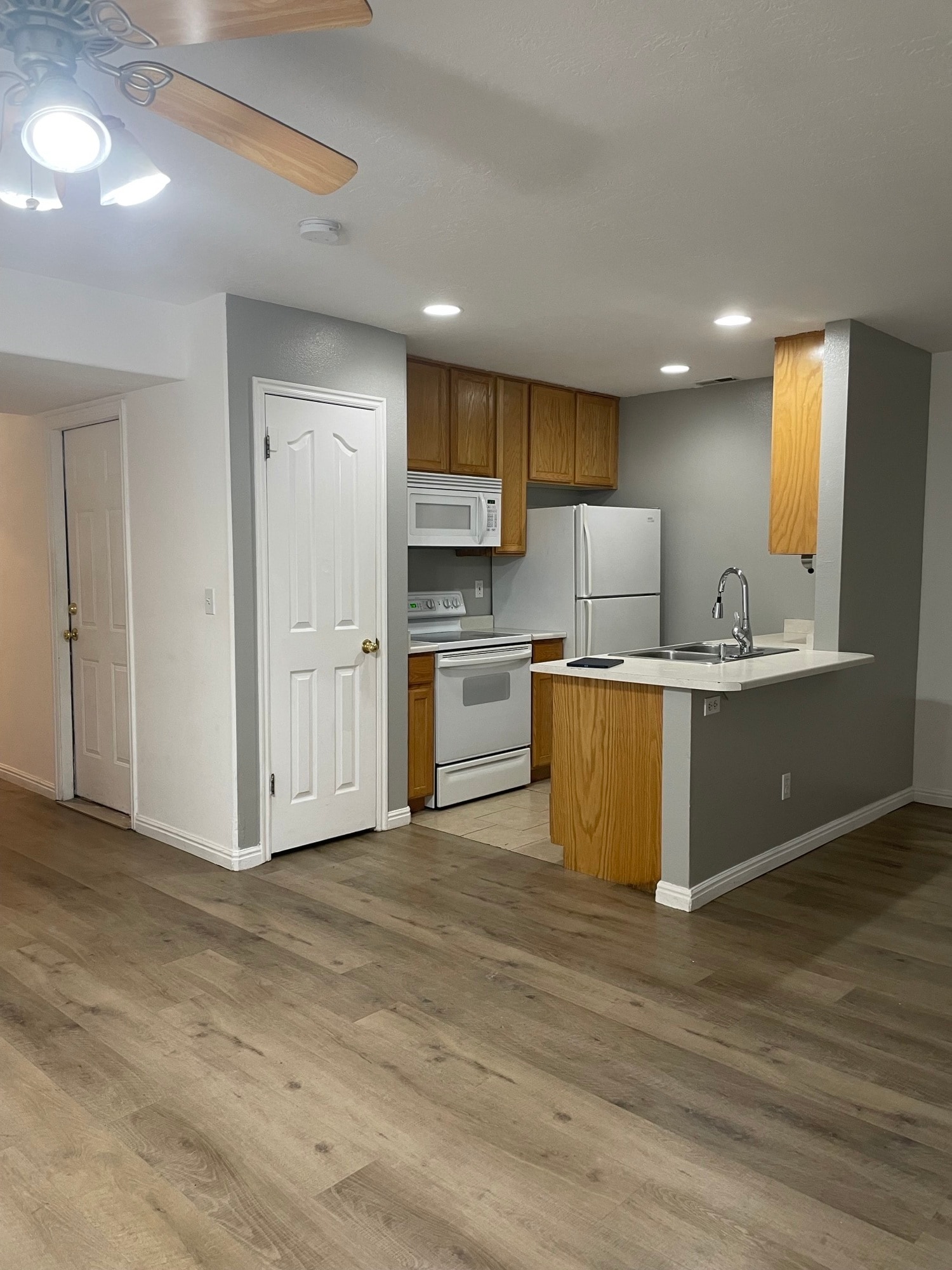 Building Photo - 1420 W Salvia Pl