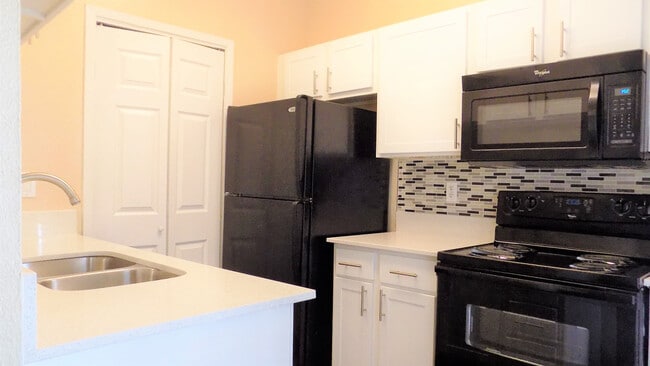 Building Photo - Hidden Ridge Apartments