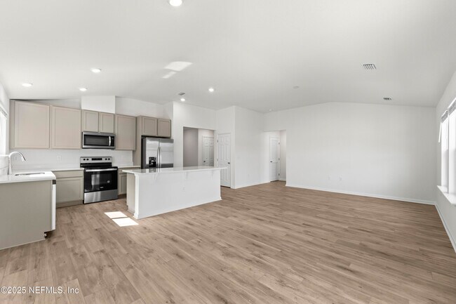 Building Photo - 11117 Buckner Ln