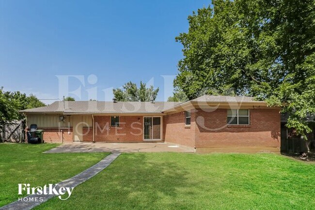 Building Photo - 5113 Bob Dr