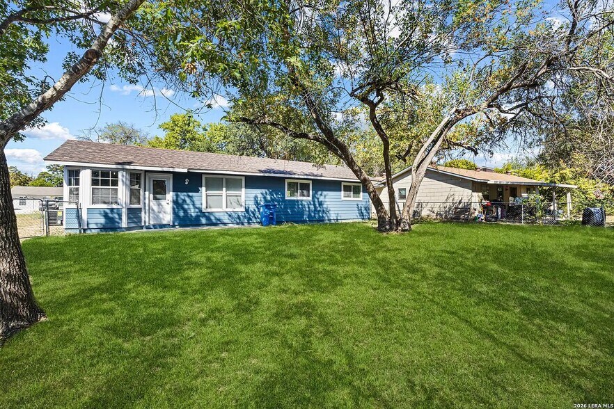 Building Photo - 5122 Binz Engleman Rd