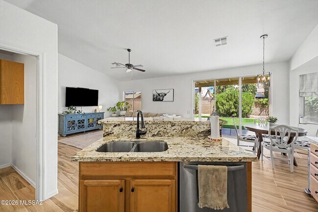 Building Photo - 9951 E Paseo San Bruno
