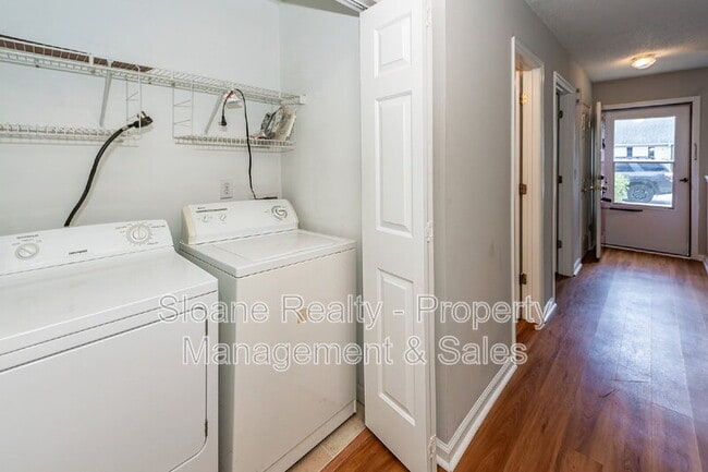 Building Photo - 1343 Pinnacle Ln