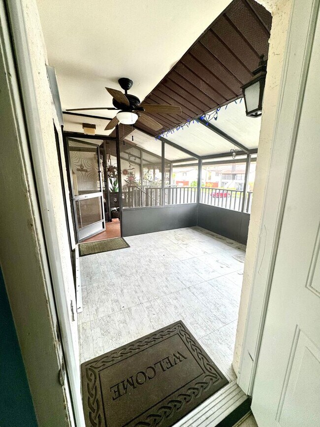 Building Photo - Beautiful 2-bedroom, 1.5-bath condo