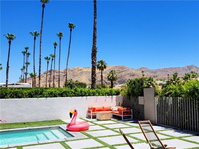 Building Photo - 2499 S Palm Canyon Dr