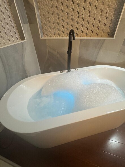 Building Photo - 11745 Via Lucerna Cir