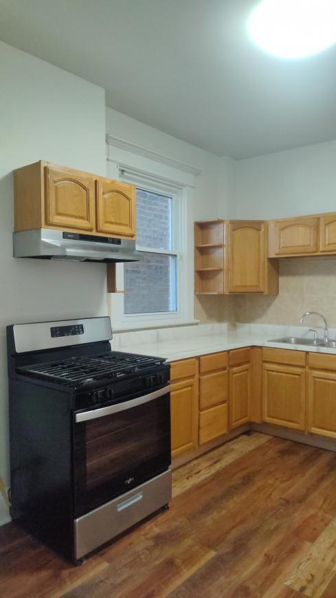 Building Photo - 4 bedroom in Chicago IL 60637