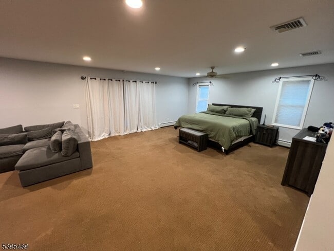 Building Photo - 497 Division Ave