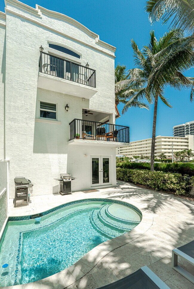 Building Photo - 247 S Ocean Blvd
