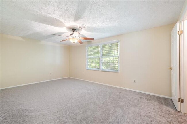 Building Photo - 140 Roswell Farms Ct
