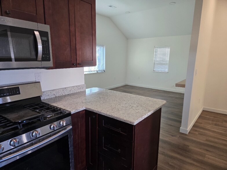 Building Photo - 131 2nd St