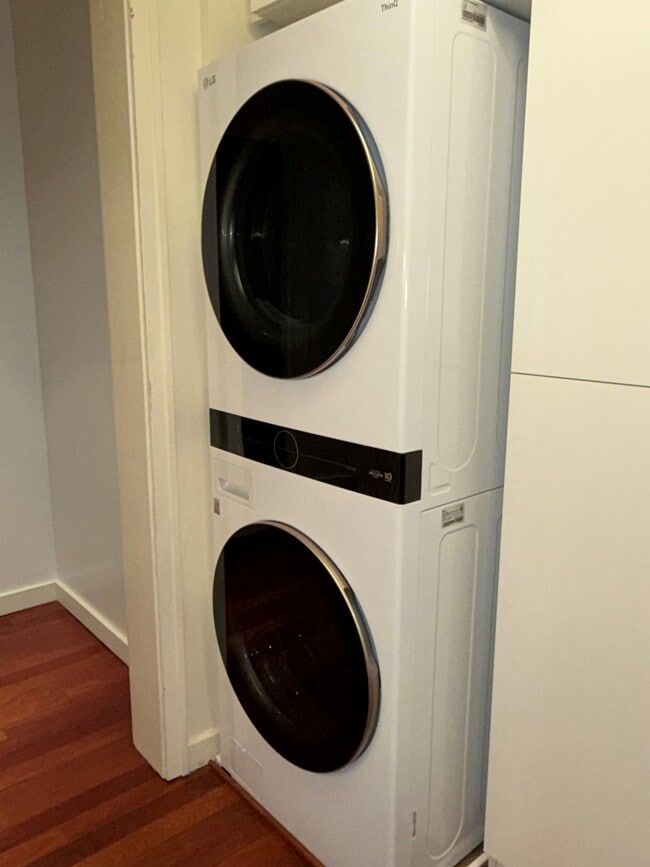 Building Photo - The Meriwether