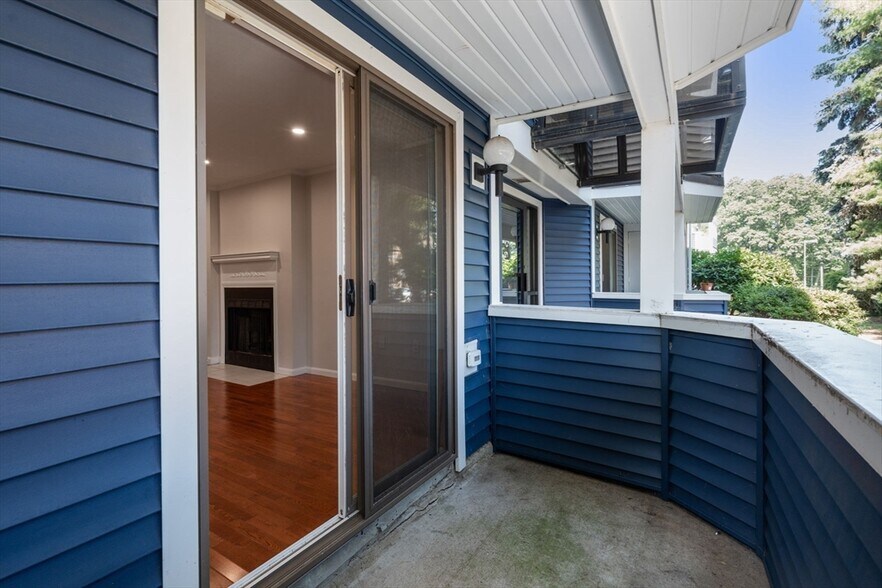 Building Photo - 1216 Vfw Pky