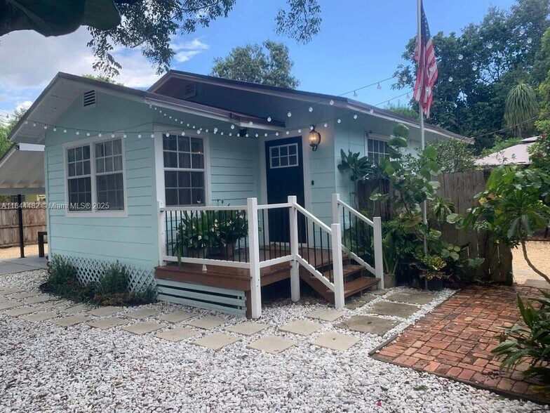 Primary Photo - 328 SW 12th Ave