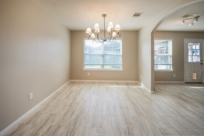Building Photo - 10902 Barker View Dr