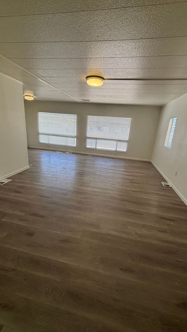 Building Photo - Updated 3 bedroom, 2 bathroom mobile!