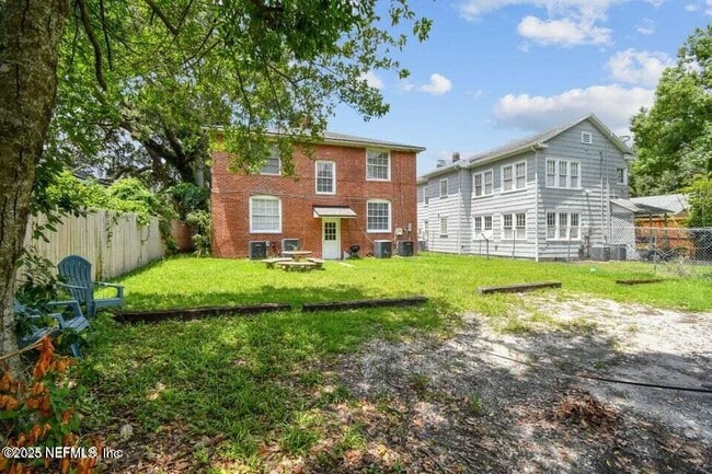 Building Photo - 3658 Herschel St