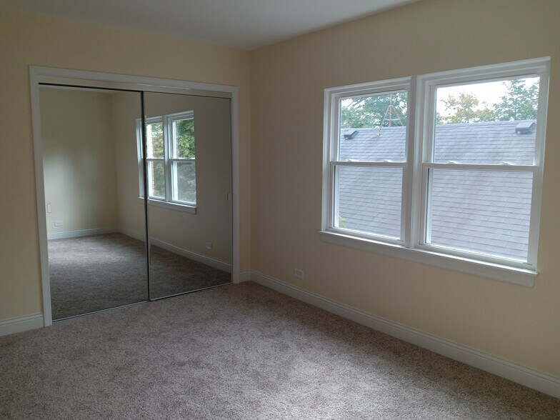 Building Photo - 484 Western Ave