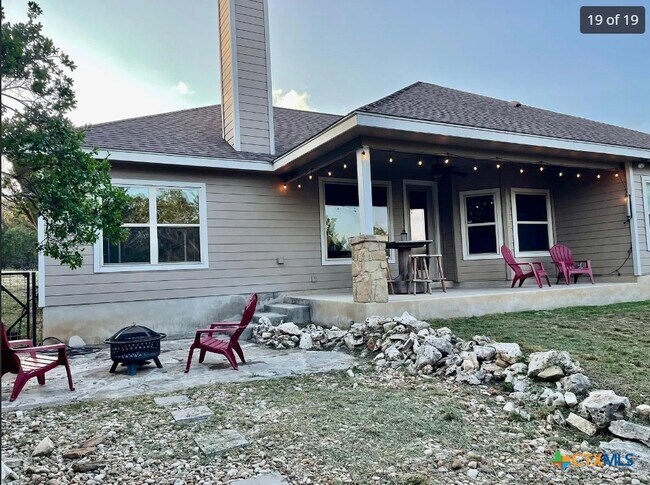 Building Photo - 3948 Summit Dr