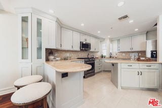 Building Photo - 844 3rd St